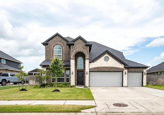Photo 3 of Single family home for sale at 11919 Champions Forest Dr, Dayton, TX 77535 | MLS# 20909891 | Listing updated on 2026-08-23