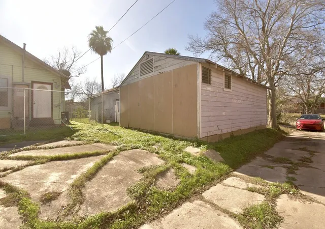 5th image of 101 Inlane St, Houston, TX 77012 | MLS# 35274582