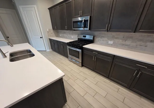Photo 3 of Sale Pending at 1550 Park Path Dr, Missouri City, TX 77459 | MLS# 7515227 | Listing updated on 2026-09-17