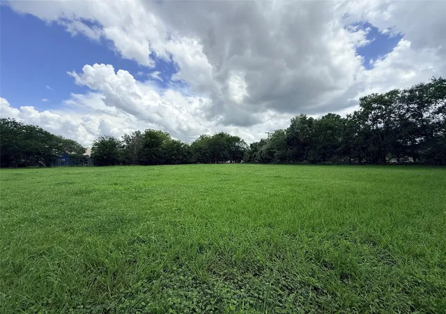 Photo 1 of Land for sale at 702 E Courthouse St, Cuero, TX 77954 | MLS# 29417102 | Listing updated on 2026-08-27