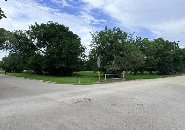 Photo 2 of Land for sale at 702 E Courthouse St, Cuero, TX 77954 | MLS# 29417102 | Listing updated on 2026-08-27