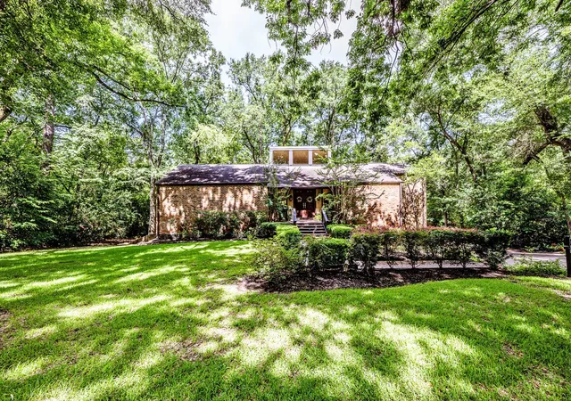1st image of 1776 Avenue S, Huntsville, TX 77340 | MLS# 54086195