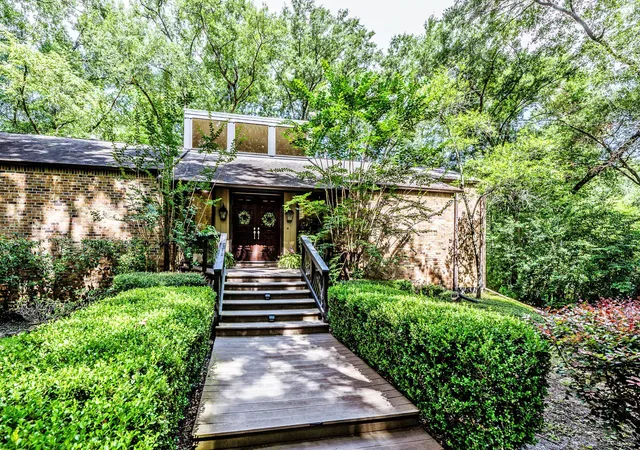 Photo 3 of Single family home for sale at 1776 Avenue S, Huntsville, TX 77340 | MLS# 54086195 | Listing updated on 2026-09-28