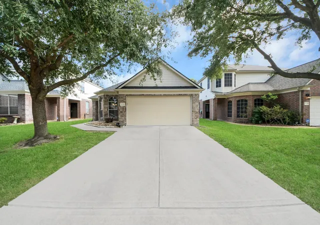 Photo 3 of Single family home for sale at 18318 Grove Brk Ln, Cypress, TX 77429 | MLS# 88238188 | Listing updated on 2026-09-15