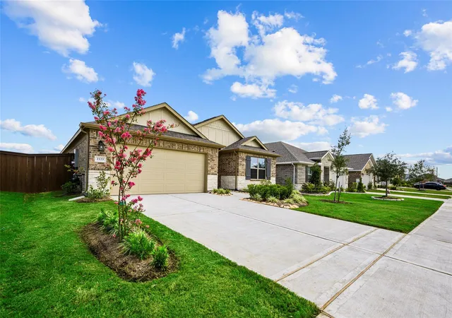 Photo 3 of Sale Pending at 2123 Levant Ln, Baytown, TX 77523 | MLS# 21303124 | Listing updated on 2026-09-13