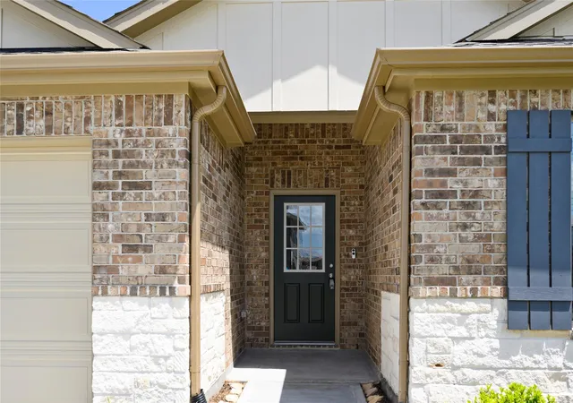 Photo 4 of Sale Pending at 2123 Levant Ln, Baytown, TX 77523 | MLS# 21303124 | Listing updated on 2026-09-13