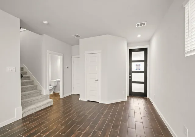 Photo 2 of Sale Pending at 2979 Park Hl Ln, Stafford, TX 77477 | MLS# 16005737 | Listing updated on 2026-09-24