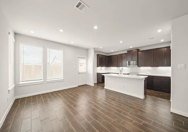 Photo 3 of Sale Pending at 2979 Park Hl Ln, Stafford, TX 77477 | MLS# 16005737 | Listing updated on 2026-09-24