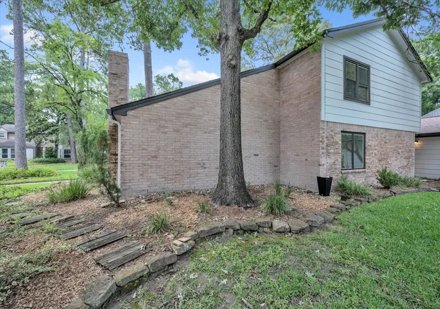 Photo 3 of Single family home for sale at 3402 Laurel Crst Ct, Kingwood, TX 77339 | MLS# 18383203 | Listing updated on 2026-09-13