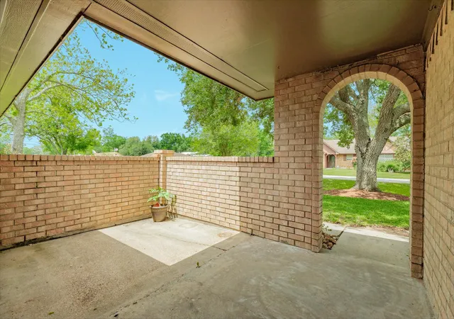 4th image of 131 Singleton St, Freeport, TX 77541 | MLS# 94722849