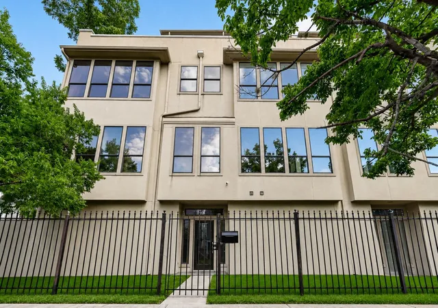 1st image of 2118 Holman St, Houston, TX 77004 | MLS# 95474291