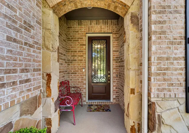 Photo 2 of Sale Pending at 261 Palomino Ct, Spring, TX 77382 | MLS# 65881501 | Listing updated on 2026-09-09