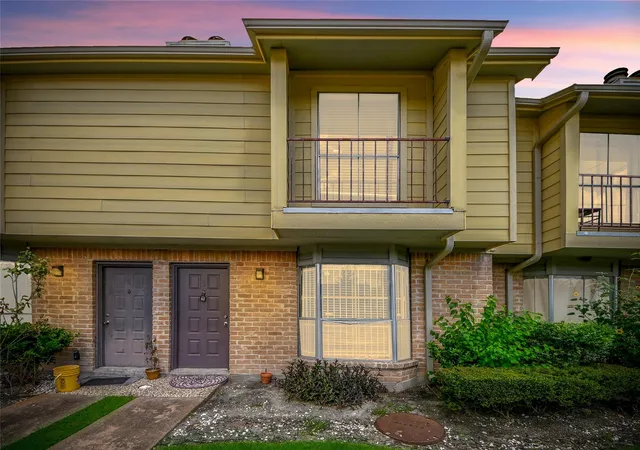 Listing Photo 1 - Condo for sale in building located at 9350 Country Creek Dr, Houston, TX 77036 - Unit #5