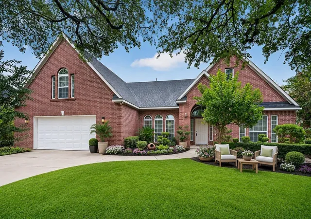 Photo 2 of Single family home for sale at 10117 Woodwind Dr, Houston, TX 77025 | MLS# 59847164 | Listing updated on 2026-08-09