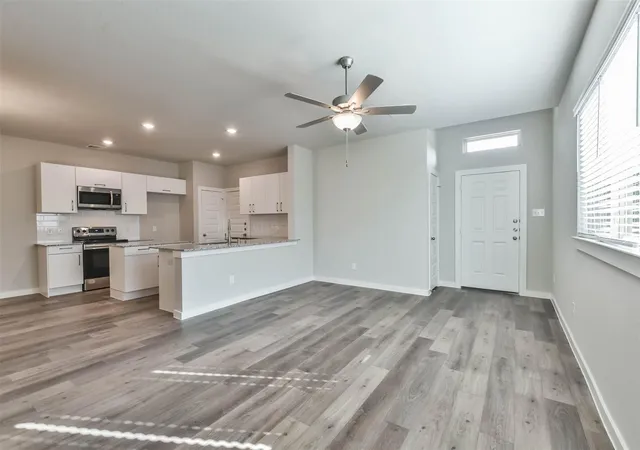 Listing Photo 5 - Condo for sale in building located at 9797-9801 Grosbeak Ln, Magnolia, TX 77354