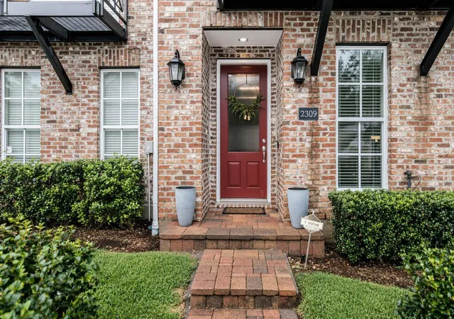 Photo 3 of Townhouse for sale at 2309 Kolbe Grv Ln, Houston, TX 77080 | MLS# 45934072 | Listing updated on 2026-07-18