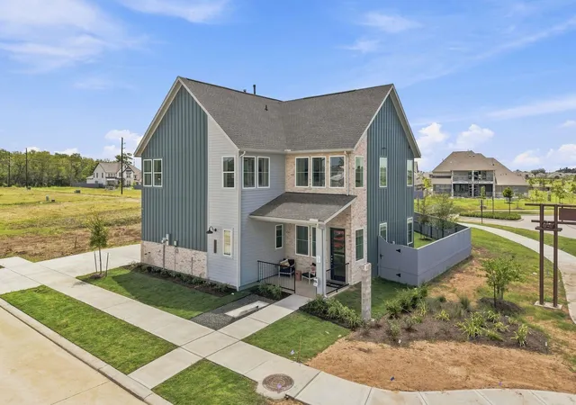 Photo 1 of Single family home for sale at 32462 Valley Redstem Wy, Fulshear, TX 77441 | MLS# 93111845 | Listing updated on 2026-08-31