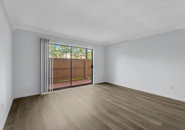 2nd image of 8423 Hearth Dr #3, Houston, TX 77054 | MLS# 81144292
