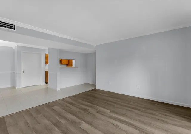 4th image of 8423 Hearth Dr #3, Houston, TX 77054 | MLS# 81144292