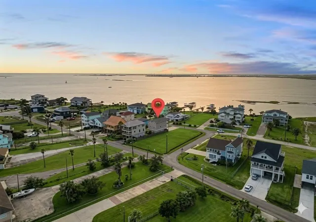 Photo 1 of Single family home for sale at 9605 Teichman Rd, Galveston, TX 77554 | MLS# 22126467 | Listing updated on 2026-09-16