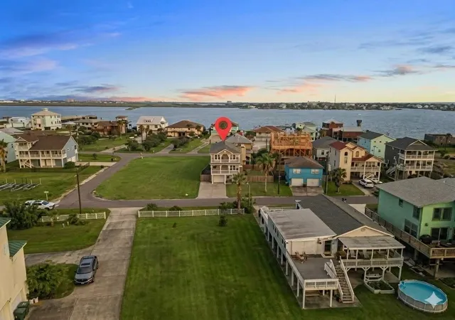 Photo 2 of Single family home for sale at 9605 Teichman Rd, Galveston, TX 77554 | MLS# 22126467 | Listing updated on 2026-09-16