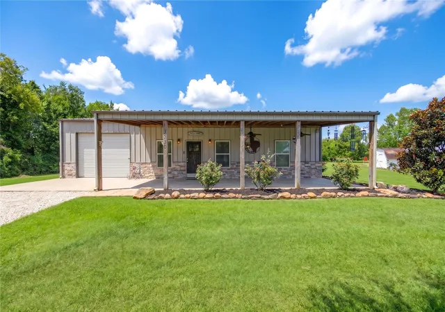 1st image of 2518 Main St, Liverpool, TX 77577 | MLS# 77139414