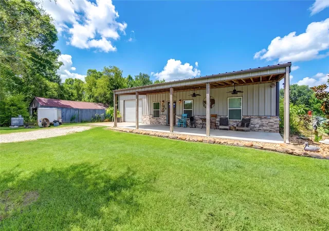 2nd image of 2518 Main St, Liverpool, TX 77577 | MLS# 77139414