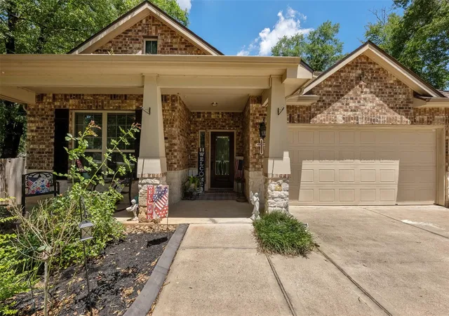 Photo 2 of Sale Pending at 9114 Silver Back Trl, Conroe, TX 77303 | MLS# 10981321 | Listing updated on 2026-09-12