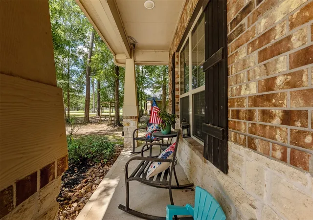 Photo 3 of Sale Pending at 9114 Silver Back Trl, Conroe, TX 77303 | MLS# 10981321 | Listing updated on 2026-09-12