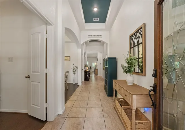 Photo 3 of Sale Pending at 9114 Silver Back Trl, Conroe, TX 77303 | MLS# 10981321 | Listing updated on 2026-09-12