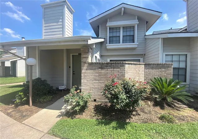 Townhouse at 6217 Ludington Dr #20-918, Houston, TX 77035 | MLS# 21081170 |  | Sold on 2023-08-03