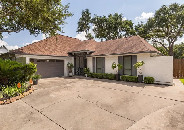 2nd image of 906 Eva Dr, Katy, TX 77493 | MLS# 36243797
