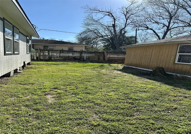 2nd image of 102 Georgia St, Houston, TX 77029 | MLS# 90163720