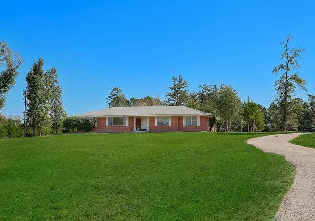Photo 1 of Single family home for sale at 7185 State Hwy 75 S, Huntsville, TX 77340 | MLS# 58638754 | Listing updated on 2026-05-31
