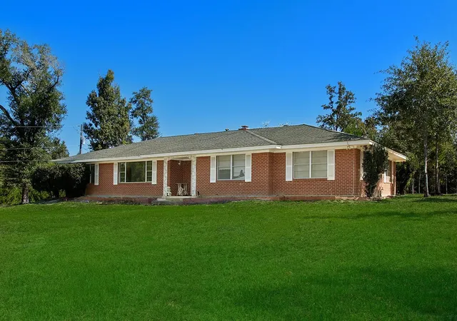 Photo 2 of Single family home for sale at 7185 State Hwy 75 S, Huntsville, TX 77340 | MLS# 58638754 | Listing updated on 2026-05-31
