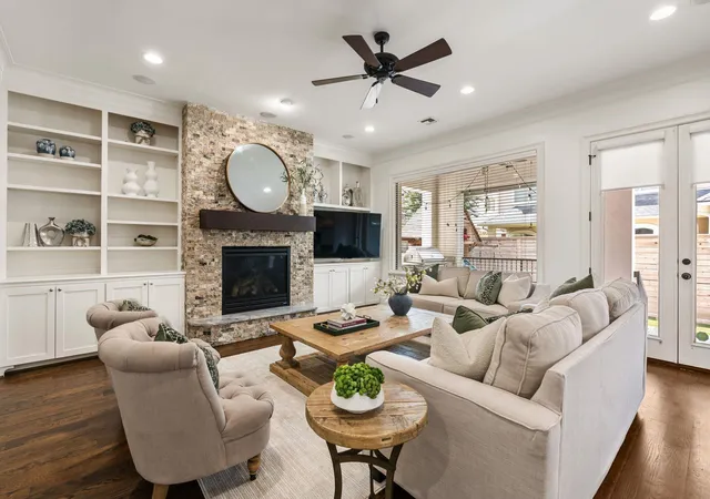 Photo 3 of Sale Pending at 4609 Beech St, Bellaire, TX 77401 | MLS# 68275437 | Listing updated on 2026-08-31