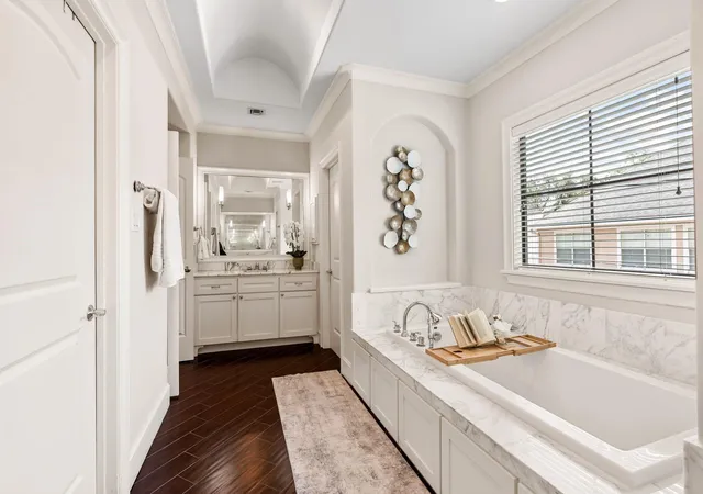 Photo 4 of Sale Pending at 4609 Beech St, Bellaire, TX 77401 | MLS# 68275437 | Listing updated on 2026-08-31