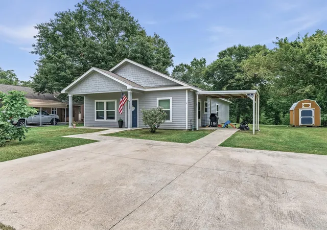 Homes for sale in Vidor, TX | 1951 Hickory Dr, Vidor, TX 77662 | MLS# 7607001
