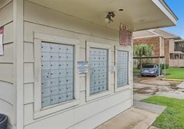 2nd image of 2800 Jeanetta St, Houston, TX 77063