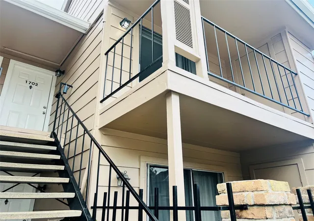 Photo 3 of Condo for sale at 2800 Jeanetta St #1702, Houston, TX 77063 | MLS# 22029906 | Listing updated on 2026-08-22