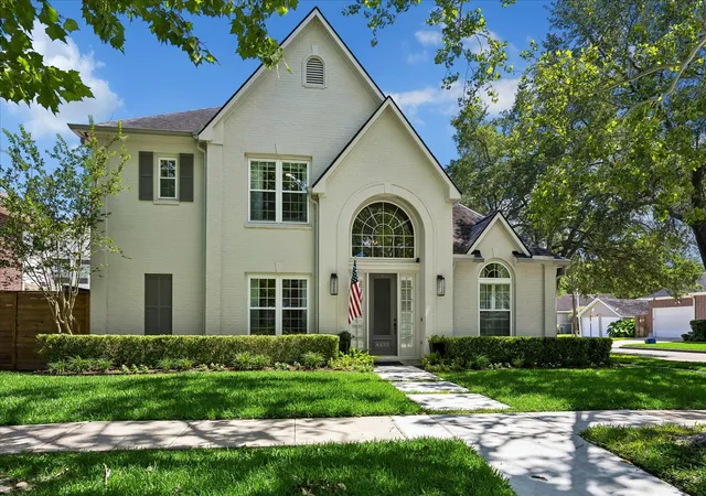 Homes for sale in West University Place, TX | 4131 Sunset Blvd, West University Place, TX 77005 | MLS# 18538424