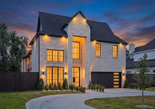 Photo 1 of Sale Pending at 211 W 34th Street, Houston, TX 77018 | MLS# 28641268 | Listing updated on 2026-09-03