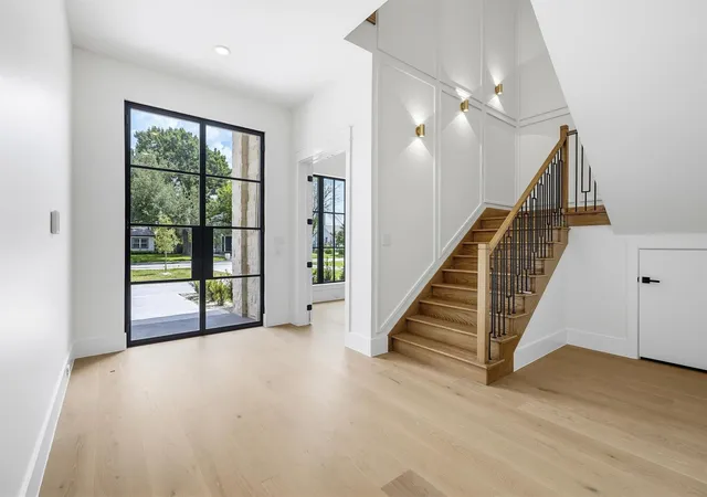 Photo 4 of Sale Pending at 211 W 34th Street, Houston, TX 77018 | MLS# 28641268 | Listing updated on 2026-09-03