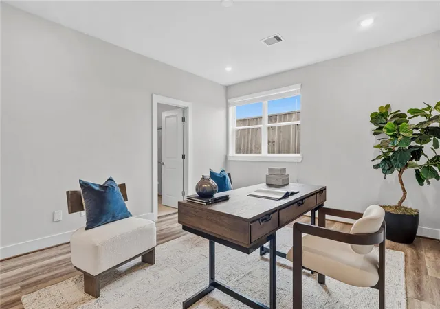 Photo 4 of Single family home for sale at 1254 N Post Oak Rd #A, Houston, TX 77055 | MLS# 58785717 | Listing updated on 2026-09-04