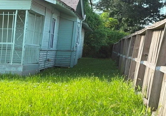 Photo 2 of Single family home for sale at 909 W Little York Rd, Houston, TX 77091 | MLS# 39042317 | Listing updated on 2026-07-23