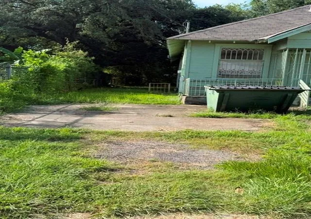 Photo 3 of Single family home for sale at 909 W Little York Rd, Houston, TX 77091 | MLS# 39042317 | Listing updated on 2026-07-23