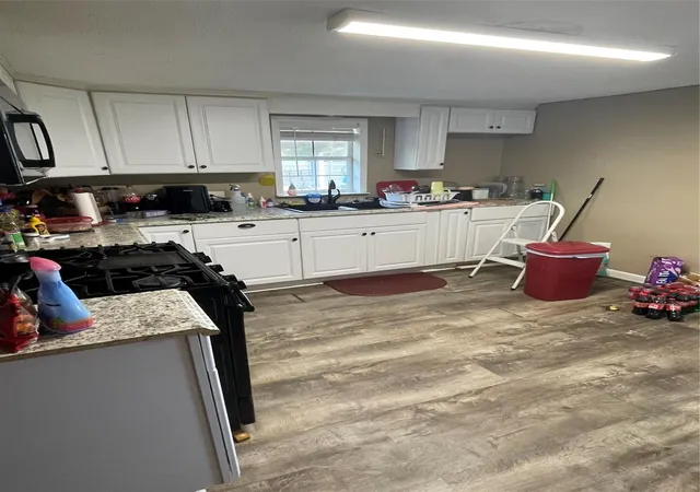 2nd image of 208 E Pecan Ln, Clute, TX 77531 | MLS# 49741355