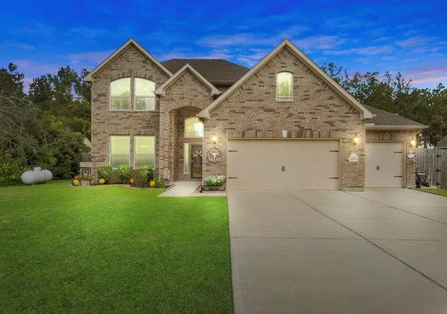 Photo 1 of Single family home for sale at 16533 Aransas St, Conroe, TX 77303 | MLS# 44564258 | Listing updated on 2026-04-10