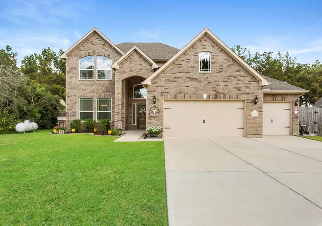 Photo 2 of Single family home for sale at 16533 Aransas St, Conroe, TX 77303 | MLS# 44564258 | Listing updated on 2026-04-10