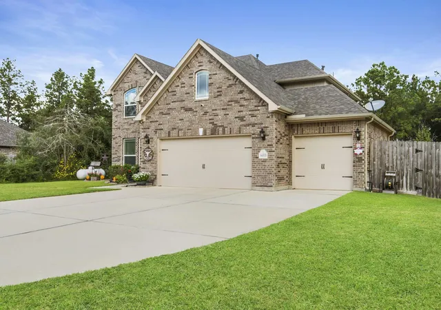 Photo 3 of Single family home for sale at 16533 Aransas St, Conroe, TX 77303 | MLS# 44564258 | Listing updated on 2026-04-10